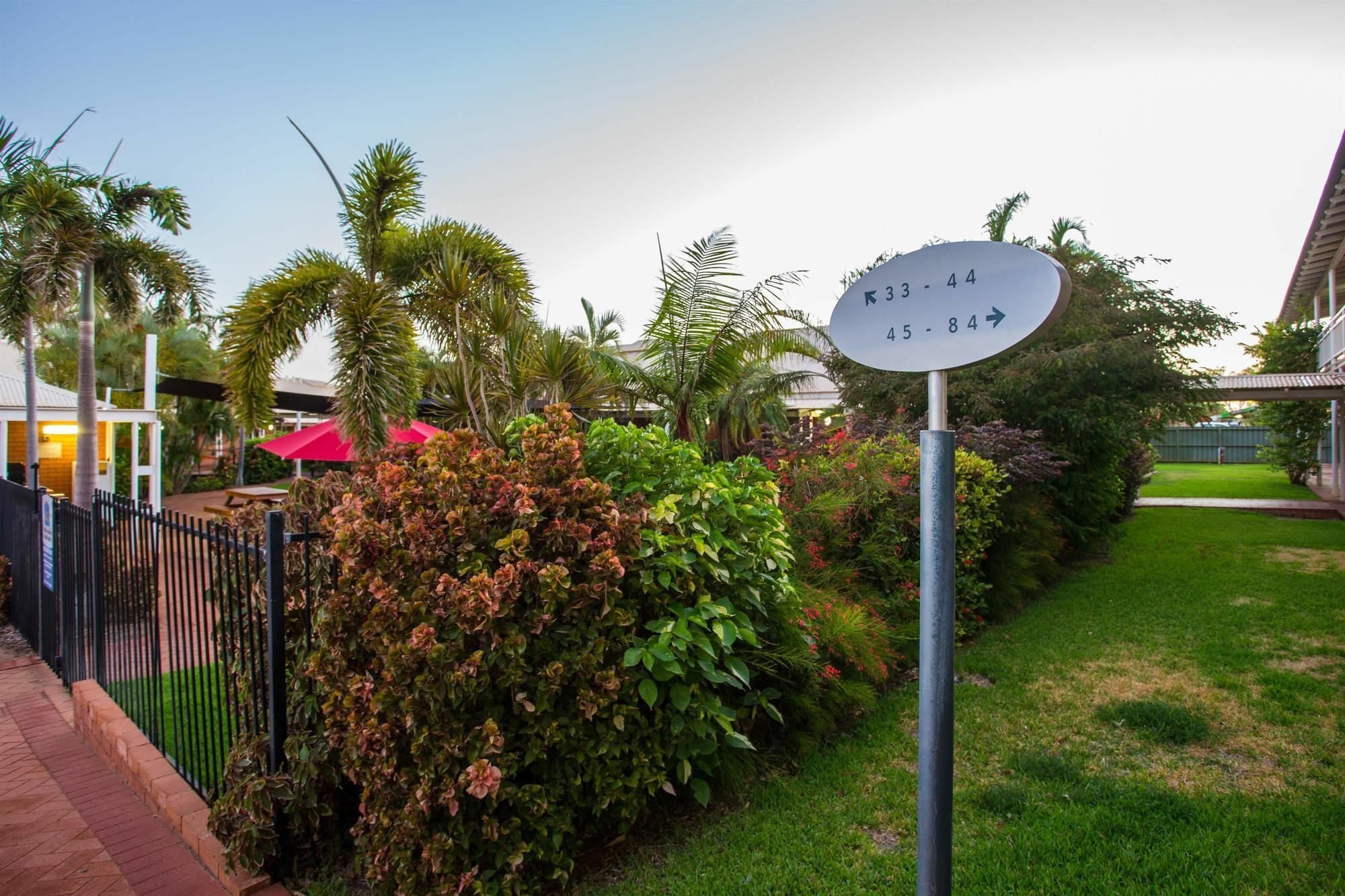 Karratha Central Apartments エクステリア 写真